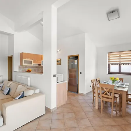 Villa Oliva With Private Pool Zbandaj