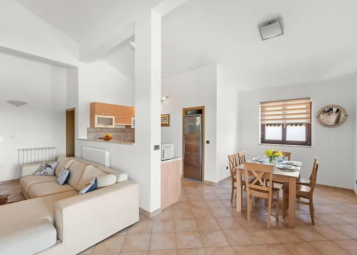 Villa Oliva With Private Pool Žbandaj