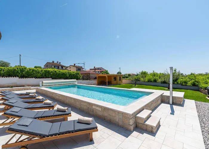 Oliva With Private Pool Žbandaj
