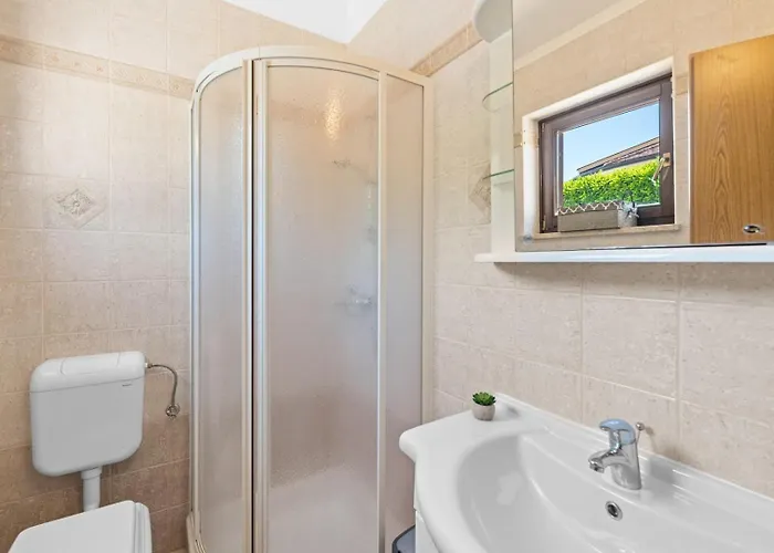 Oliva With Private Pool Žbandaj