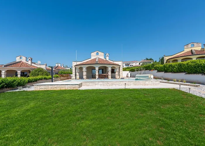 Oliva With Private Pool Žbandaj