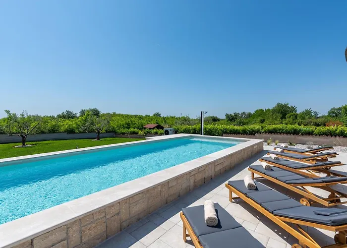 Oliva With Private Pool * Žbandaj
