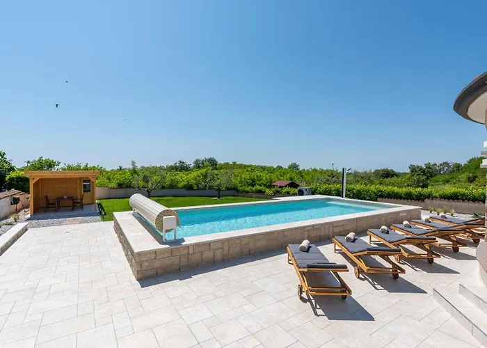 Oliva With Private Pool * Žbandaj