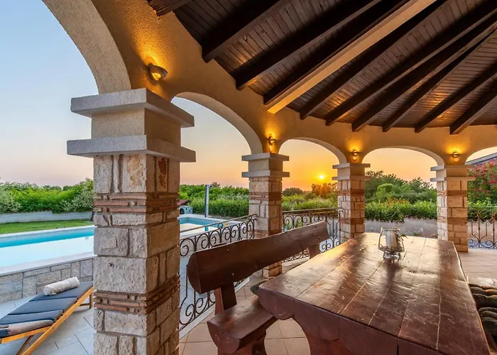 Villa Oliva With Private Pool *