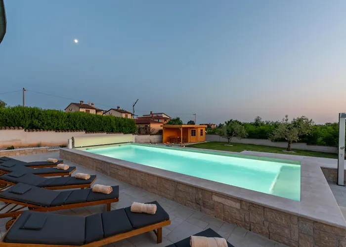 Oliva With Private Pool Villa Žbandaj