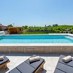 Oliva With Private Pool * Žbandaj