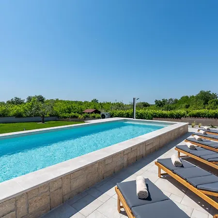 Oliva With Private Pool * Žbandaj