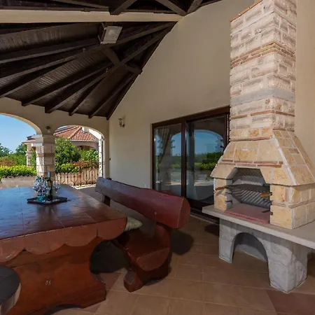 Oliva With Private Pool 빌라 Žbandaj