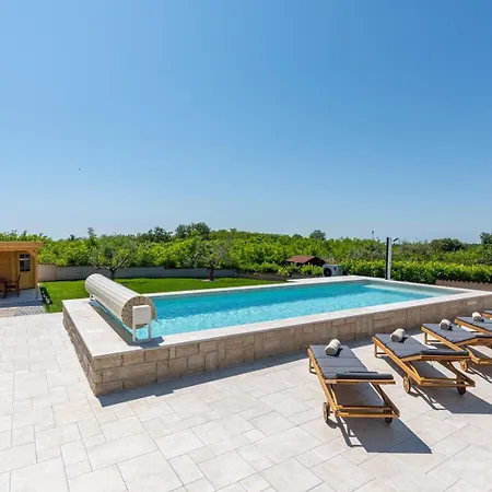 Oliva With Private Pool * Žbandaj