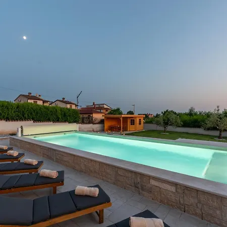 Oliva With Private Pool Vila Žbandaj