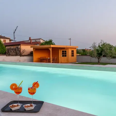 Oliva With Private Pool * Žbandaj