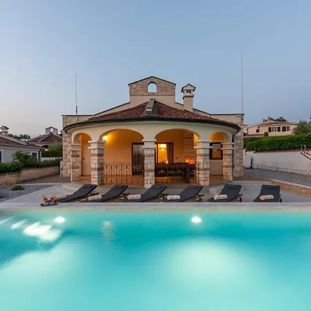 Vila Oliva With Private Pool *
