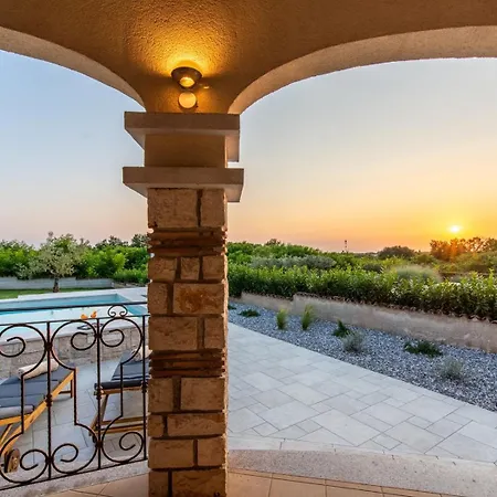 Oliva With Private Pool *