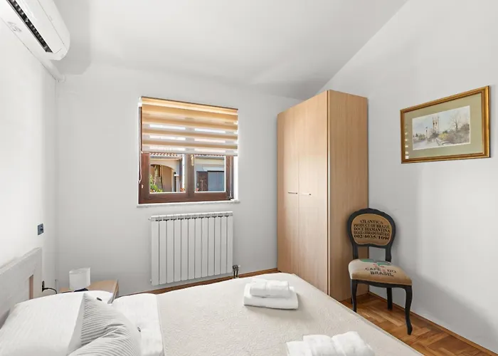 Vila Oliva With Private Pool Zbandaj