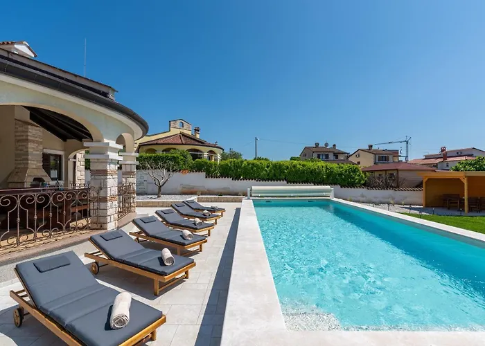 Oliva With Private Pool *