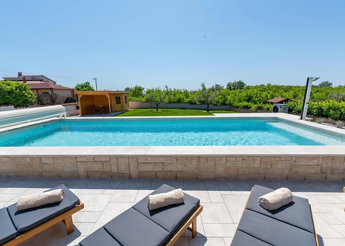 Oliva With Private Pool * Zbandaj
