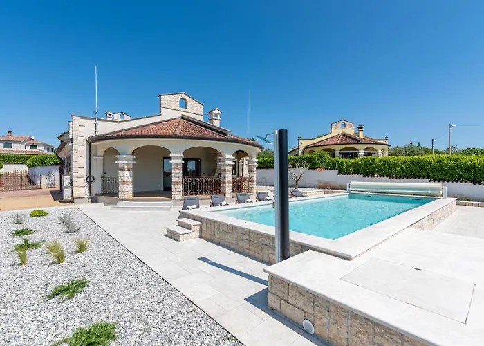 Vila Oliva With Private Pool