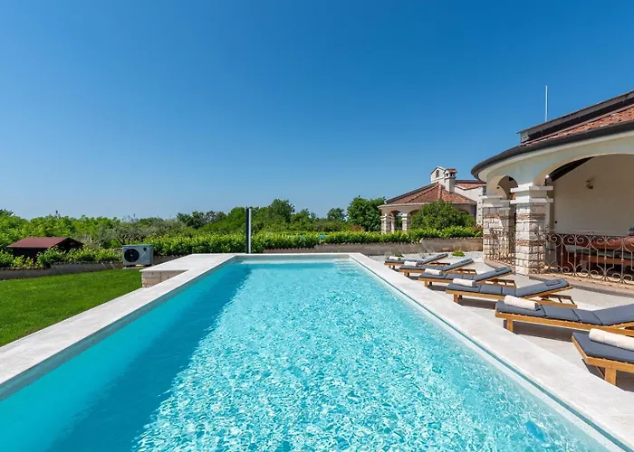 Oliva With Private Pool Vila *